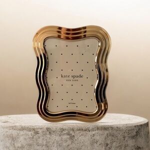 kate spade Wavy Gold Picture Frame 5”x7” photo